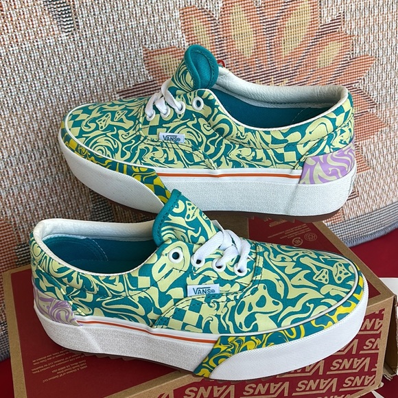 Vans Era Stacked
Wavy Daze Tile Blue
VNOA4BTOCES
WMNS Platforms - sneakers - Picture 11 of 16